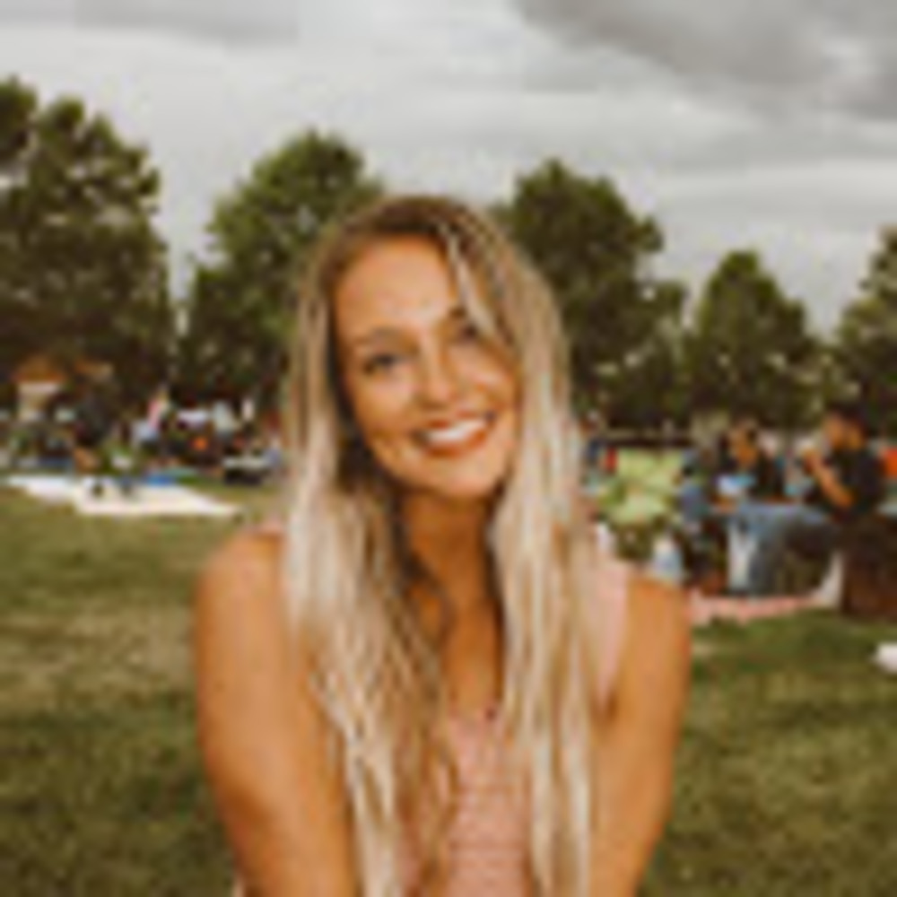 Meet your Posher, Alexis